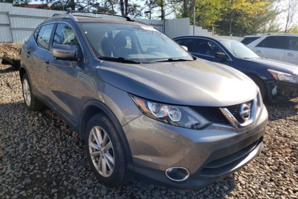 фото Nissan ROGUE SPORT S