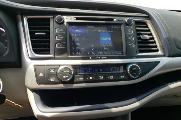 фото Toyota Highlander LE