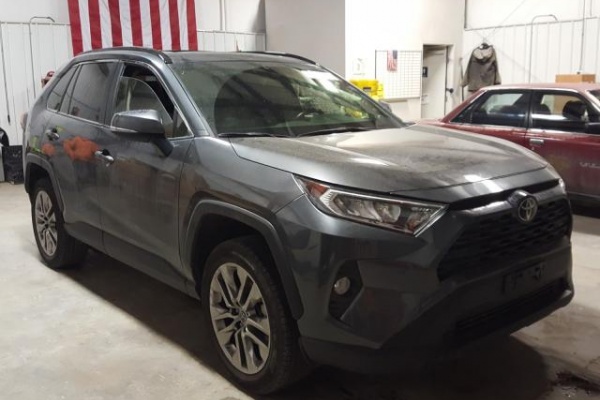 фото Toyota RAV4 XLE PREMIUM