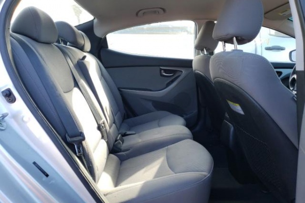 фото Hyundai Elantra SE