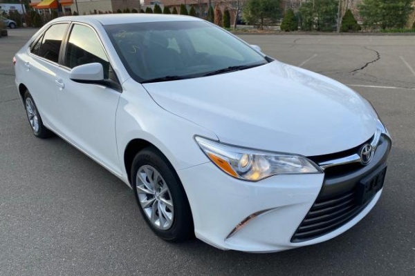 фото Toyota Camry LE
