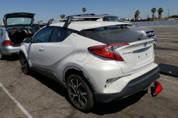 фото TOYOTA C-HR XLE