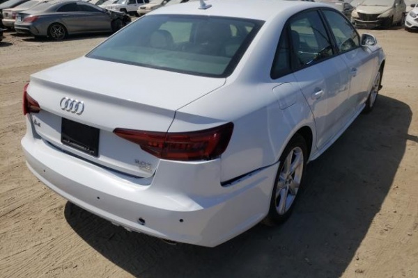 фото Audi A4 Premium