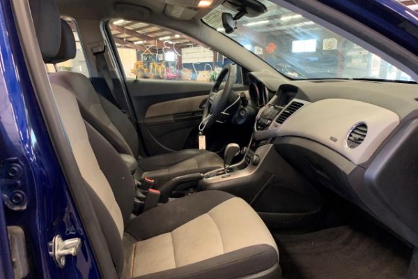 фото Chevrolet Cruze LS