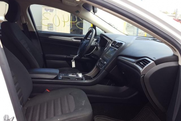 фото Ford Fusion SE HYBRID