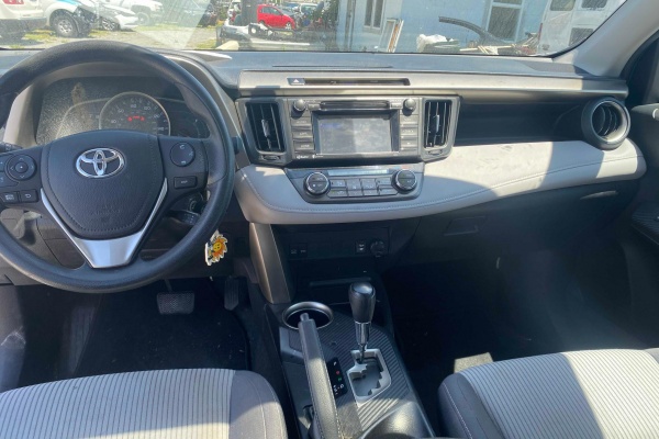 фото Toyota RAV4 XLE