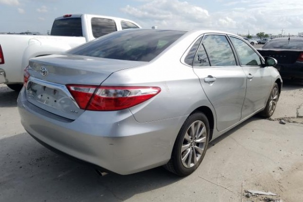 фото Toyota Camry LE