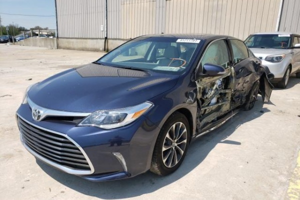 фото Toyota AVALON XLE