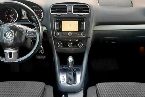 фото Volkswagen Golf