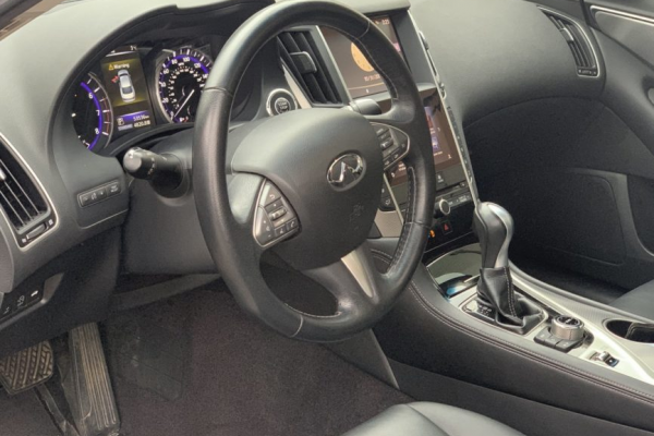 фото INFINITI Q50
