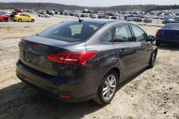 фото Ford Focus SE