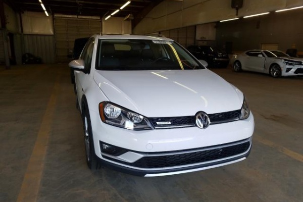 фото Volkswagen golf ALLTRACK S