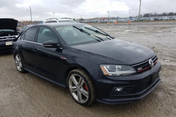 фото Volkswagen Jetta GLI