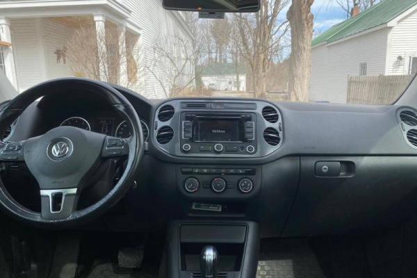 фото Volkswagen Tiguan S