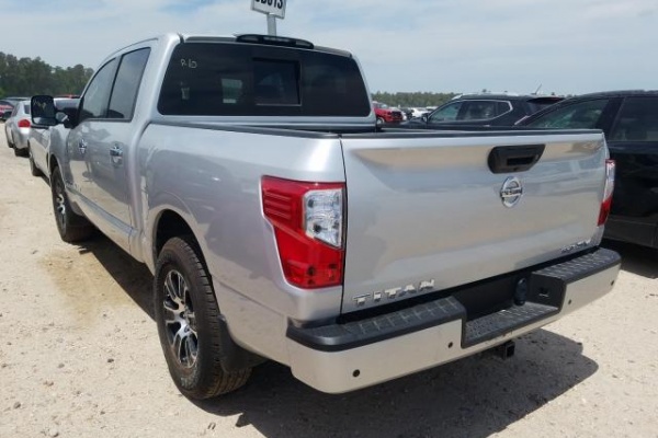 фото Nissan Titan SV