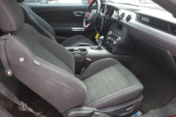 фото Ford Mustang